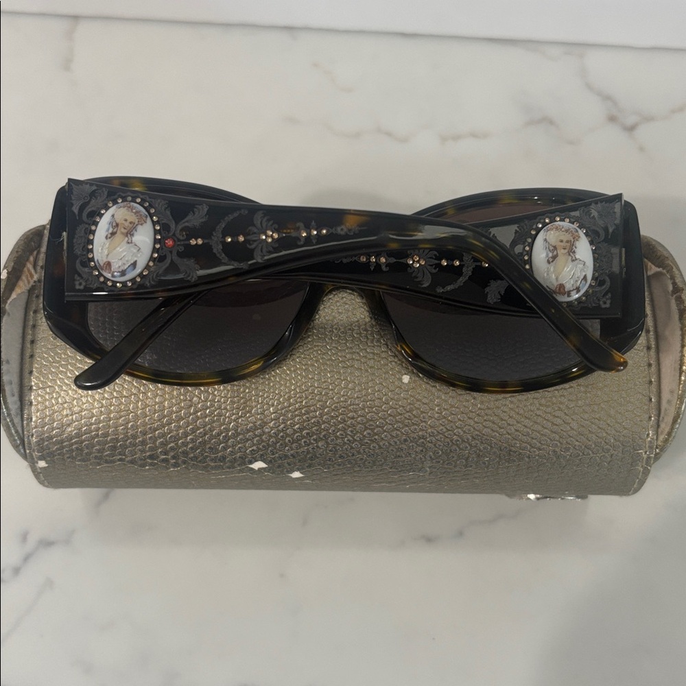 Judith Leiber Sunglasses